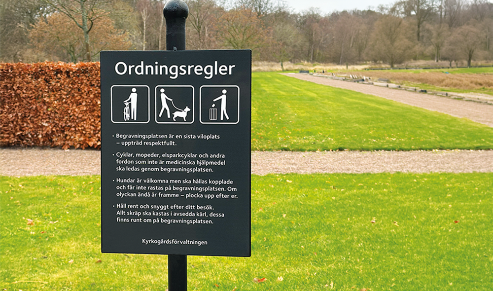 Plåtskylt för stolpe