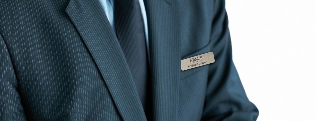 Graverade namnbrickor