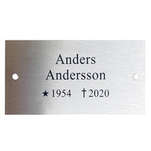 Lasergraverad skylt i 1 mm rostfritt stål 140x70 mm 2 Hål