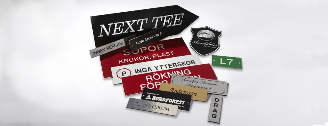 Lasergraverade plastskyltar