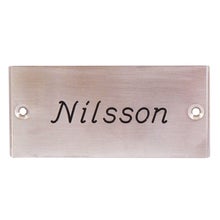 Graverad dörrskylt 119x54 mm – Rostfritt stål