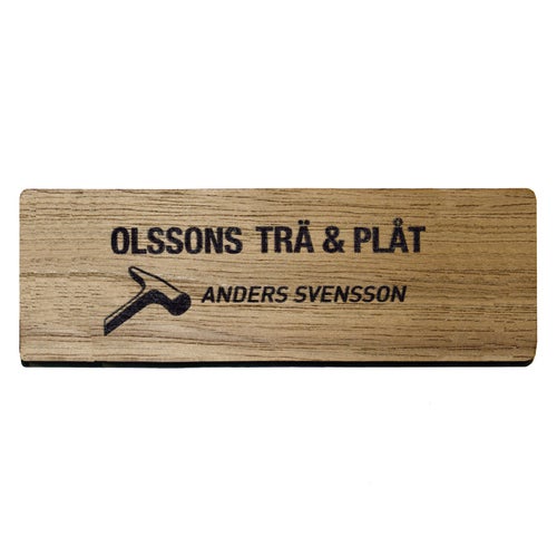 Namnbricka trä, 76x25 mm, Valnöt, 4-färgs