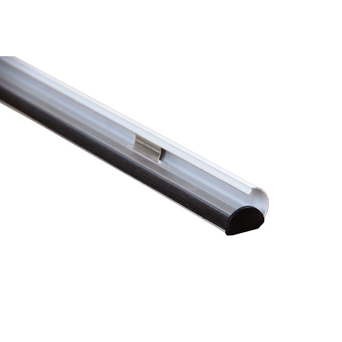 Aluminiumlist monterad inkl öglor & ändknoppar