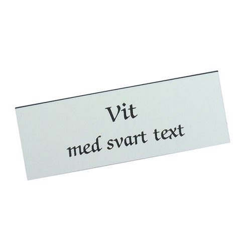 Graverad plastskylt max 150 cm² – Vit/Svart text, 1,6 mm 2-skikt