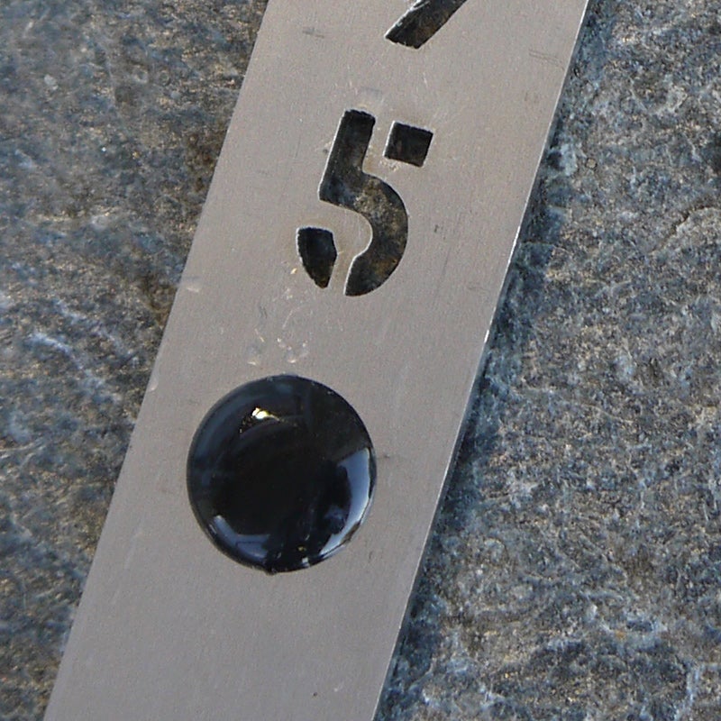 Domes Etikett 12 mm – Svart