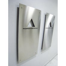 Graverade rostfria skyltar – Exempel