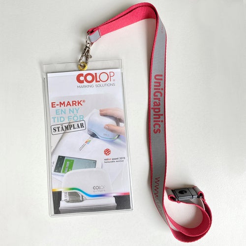 Plastficka Stående 100x185 mm, dubbla fickor + metallöljett