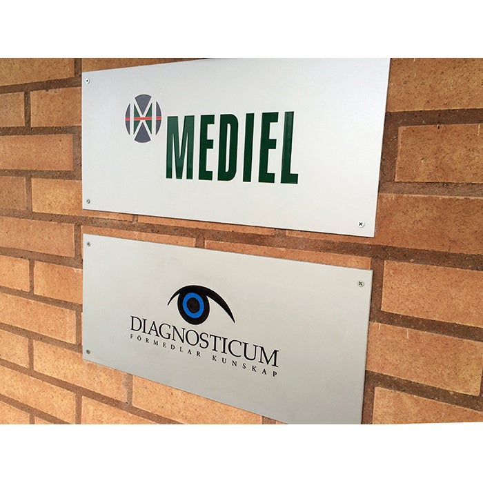 Graverade aluminiumskyltar – Exempel