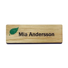 Namnbricka trä, 76x25 mm, Röd Ceder, 4-färgs