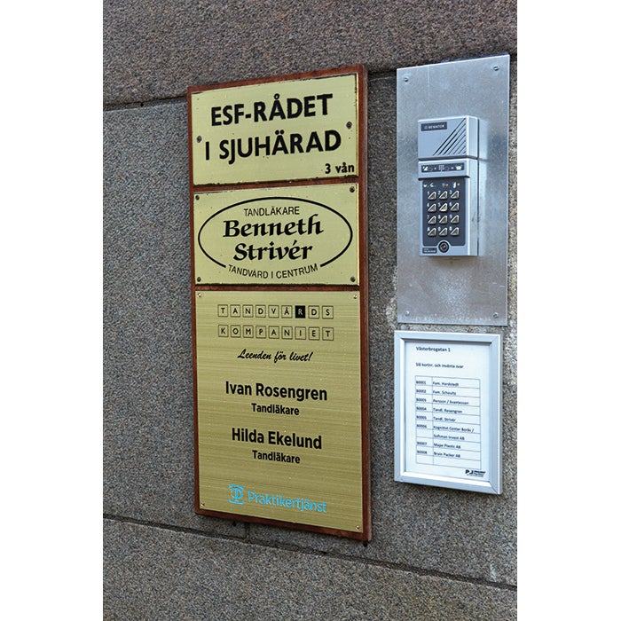 Graverade mässingsskyltar – Exempel