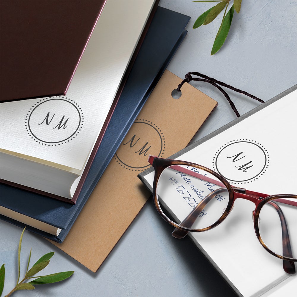 Böcker svart, inkl. 52 bokst. 3 Monogram