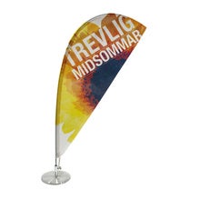 Flagga, inkl. fot och stång (Trevlig Midsommar)